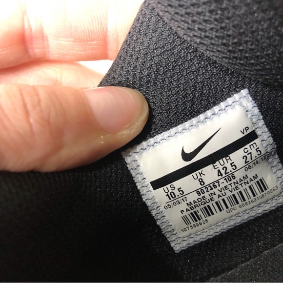 Nike Women's Volleyball Shoes - Picture 10 of 11